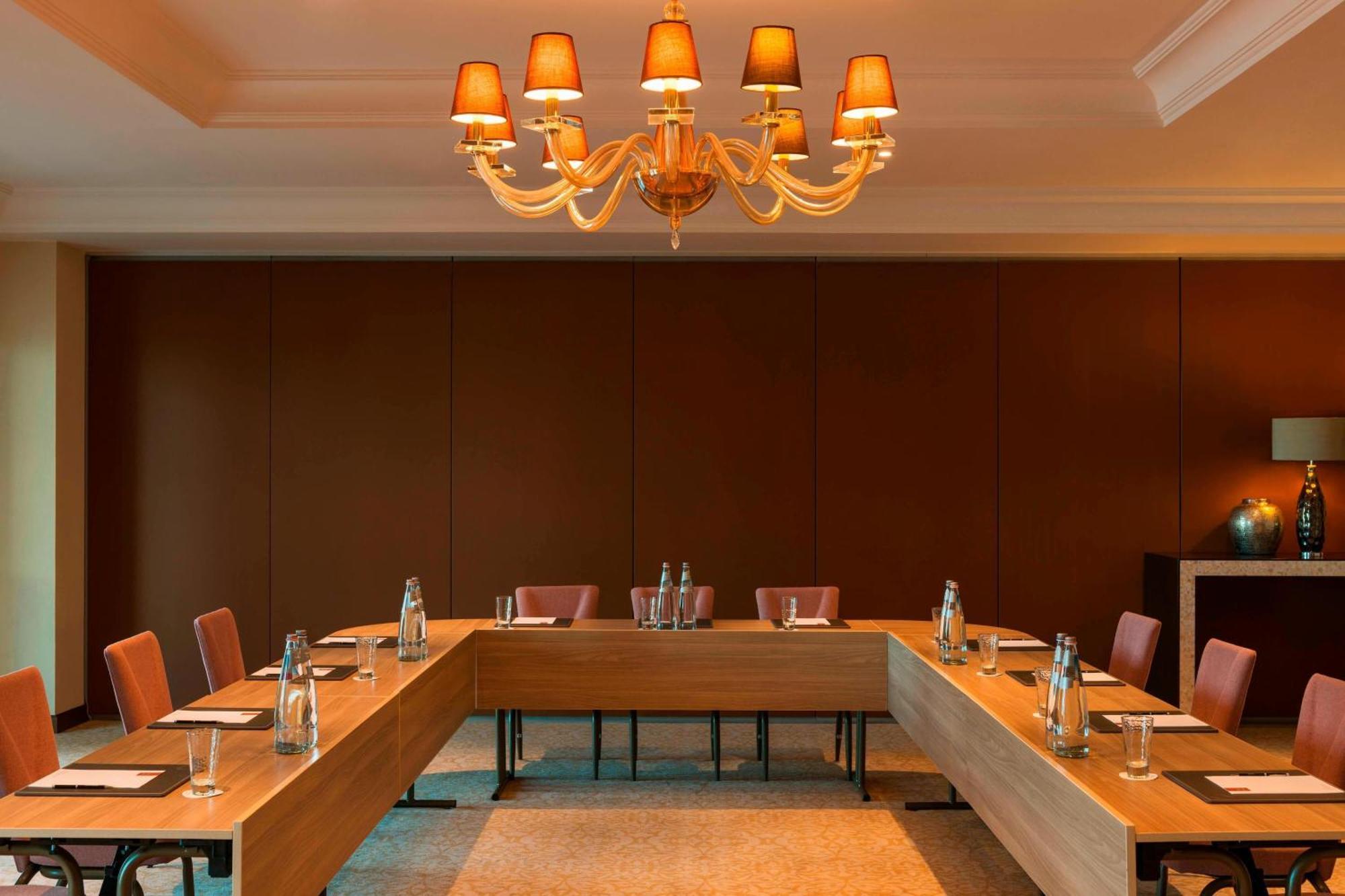 Ajman Saray, A Luxury Collection Resort, Ajmán Exterior foto Meeting room