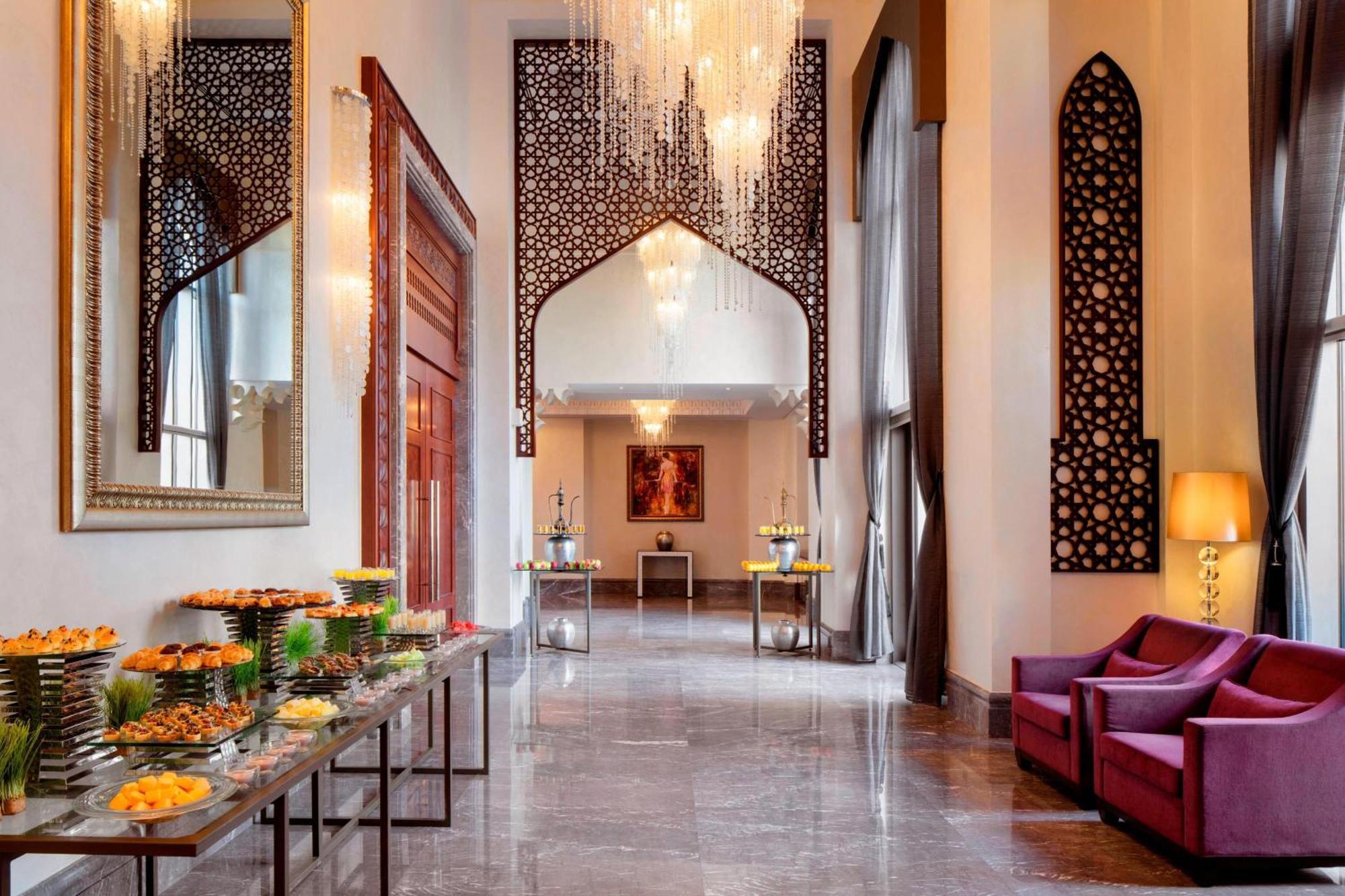 Ajman Saray, A Luxury Collection Resort, Ajmán Exterior foto The lobby of the hotel